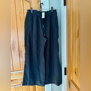 NWT LOFT wide leg cropped pull on pants